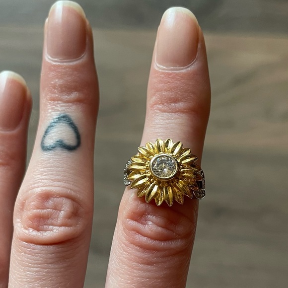 Sunflower Ring - Picture 3 of 3